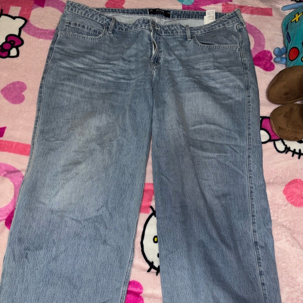 Hollister Low rise light wash baggy jeans Size 20